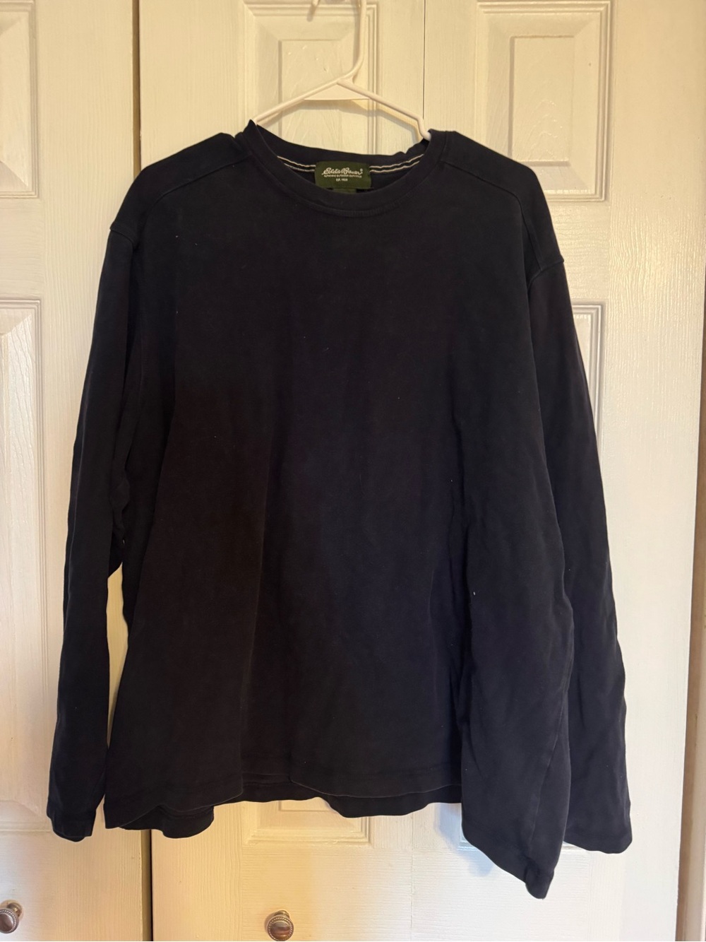Eddie Bauer Navy Blue Long-Sleeve Crewneck Pullover
